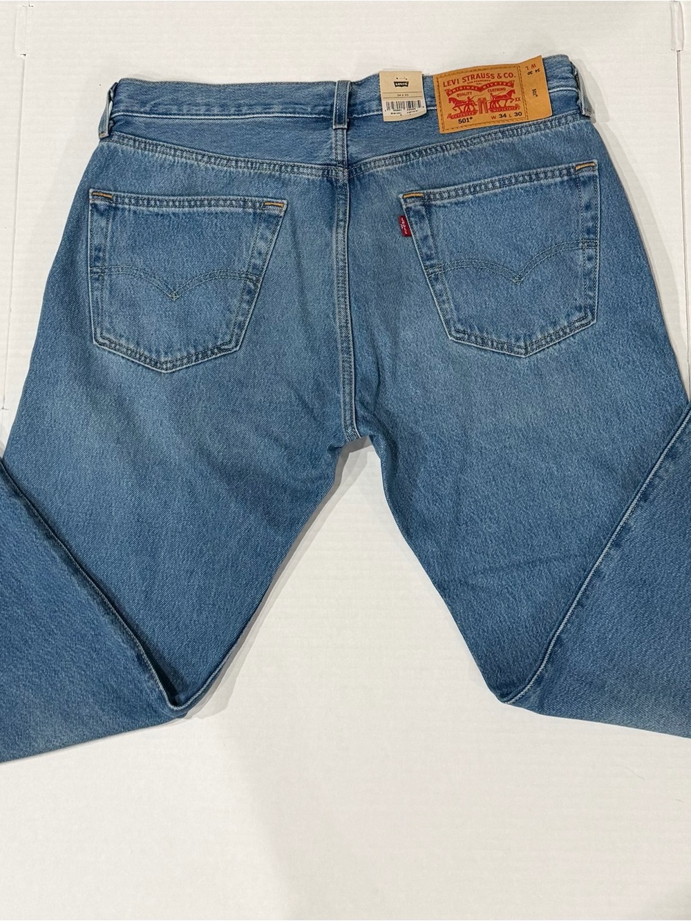 Levi's 501 Men's Blue Denim Jeans - Classic Fit